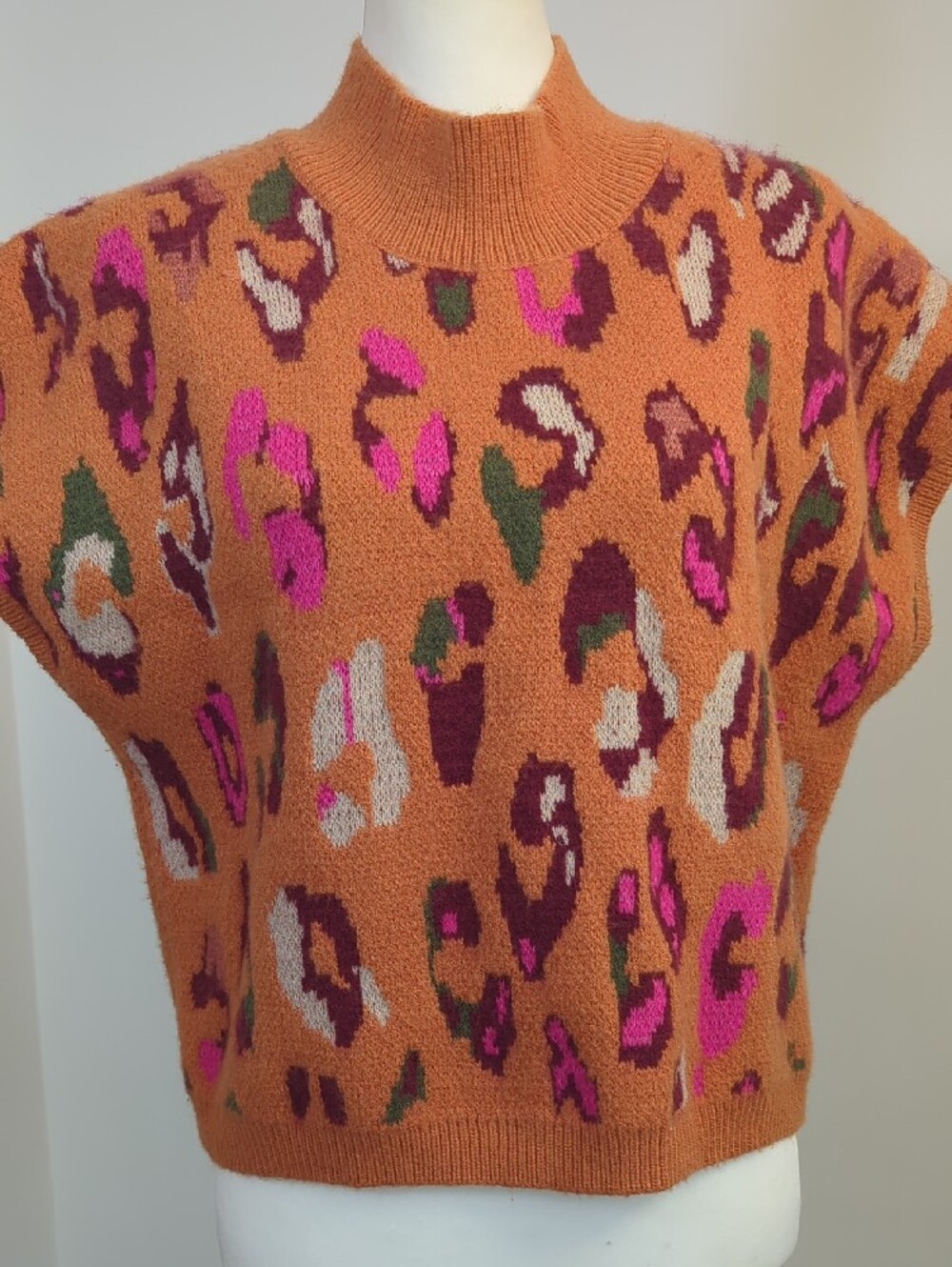 Entro Orange Pink Colorful Leopard Mock Neck Sweater Vest LARGE